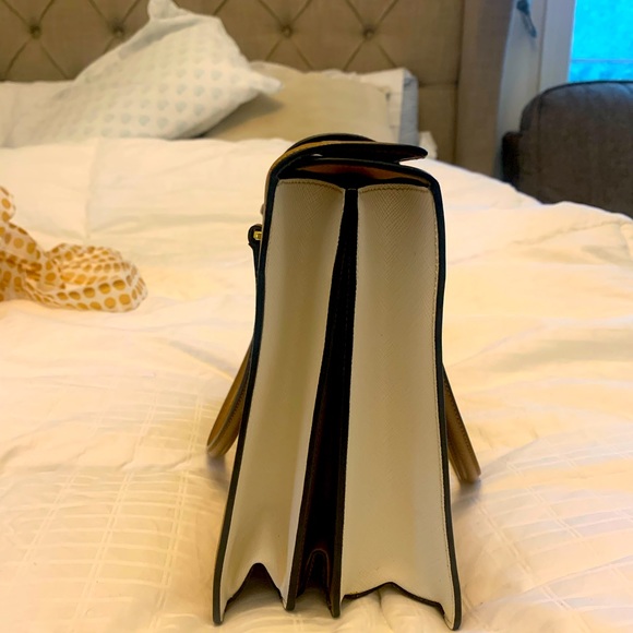 Prada bag - Picture 7 of 8